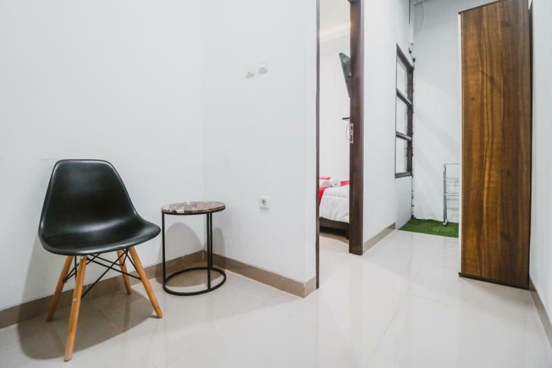 Reddoorz @ Limo Depok Hotel Bagian luar foto